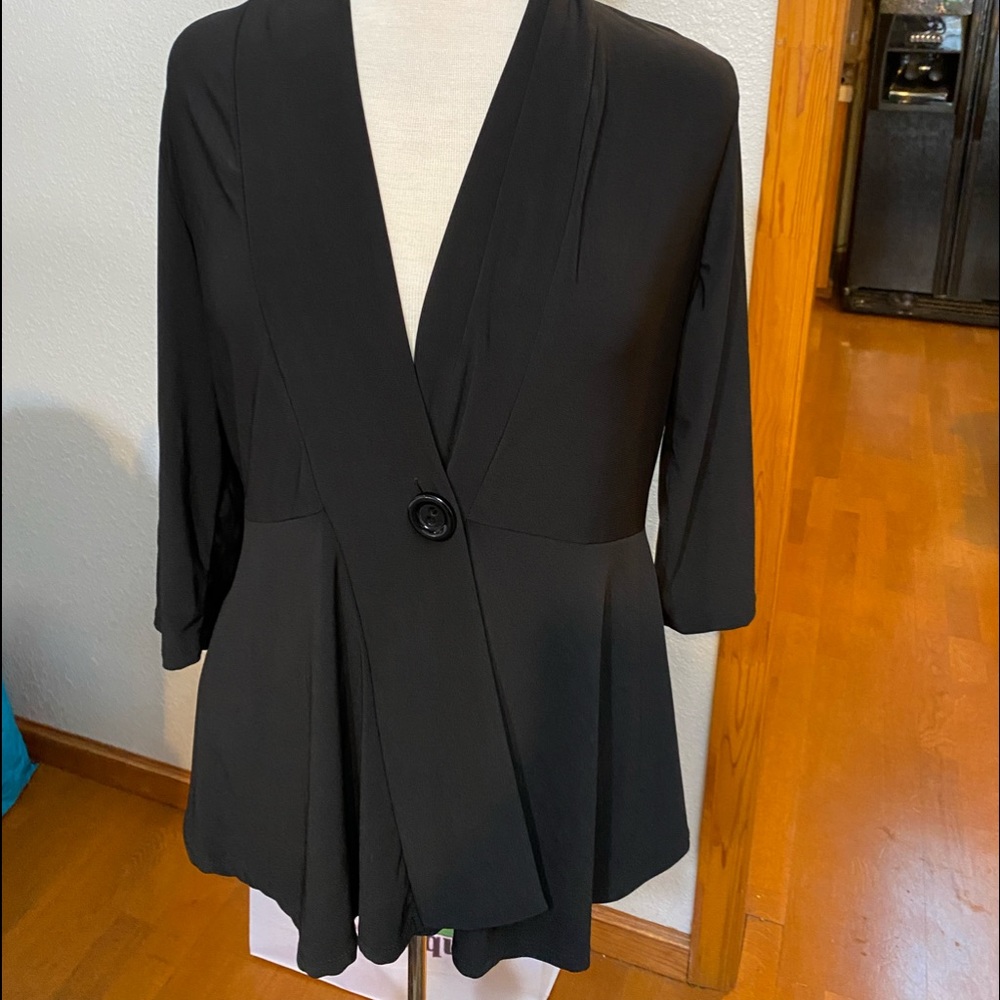 Jacket. Washable 3/4 sleeves great for fall